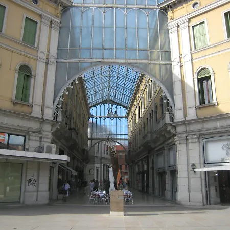 Le Maschere Bed & Breakfast Mestre