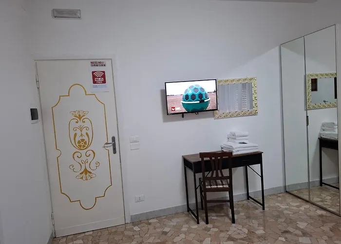 Alojamento de Acomodação e Pequeno-almoço Le Maschere 3*